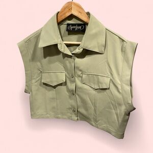 Cute spoon jeans crop light olive tan button front top toggle hem